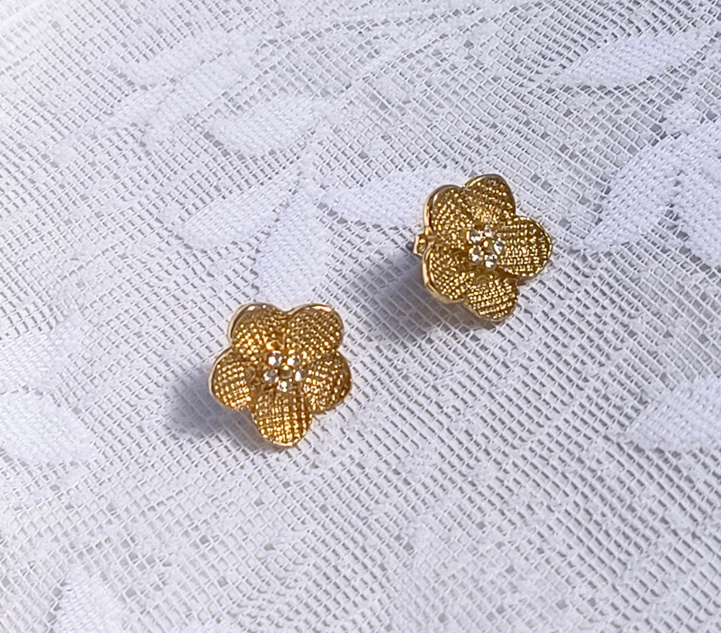 Gold flower stud earrings