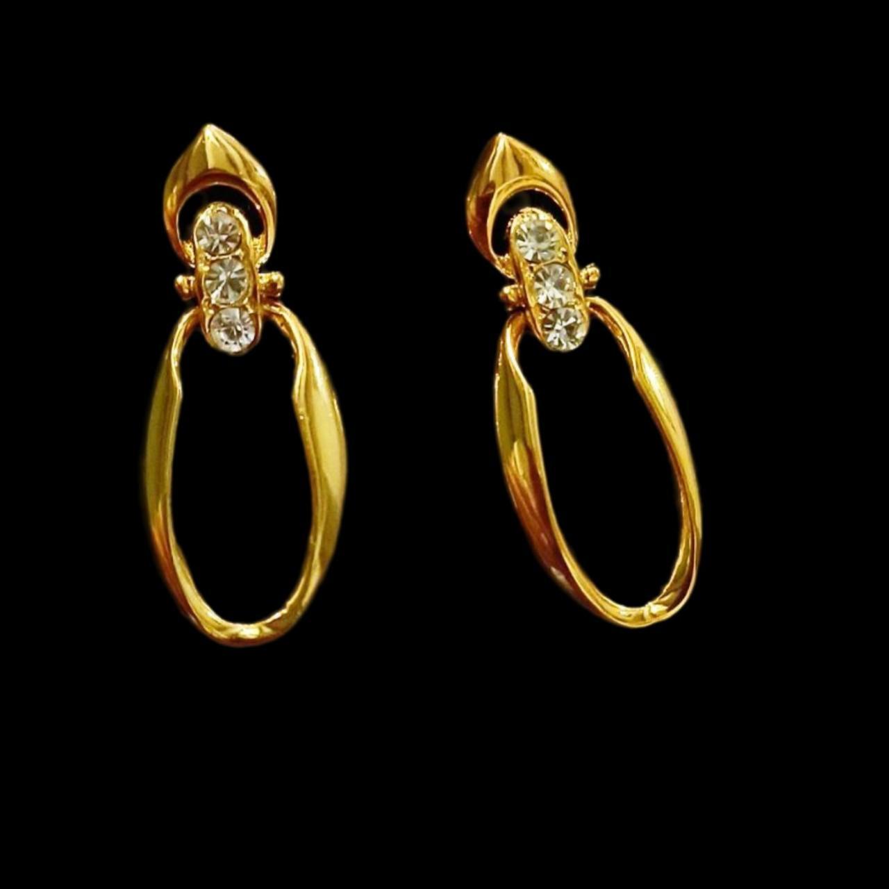 Gold fashion stud earrings
